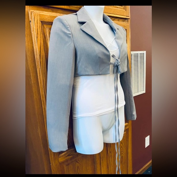 PrettyLittleThing Jackets & Blazers - NWT PrettyLittleThing Tie Front Gray Cropped Blazer, Size 10